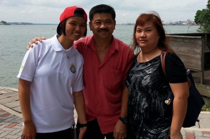 Ang Yi Min and parents